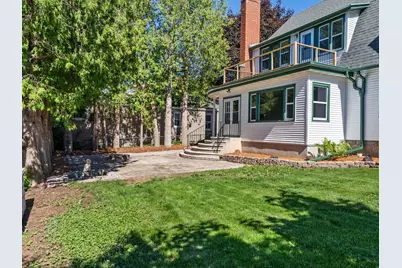 1128 N 11th St, Manitowoc, WI 54220 - Photo 56