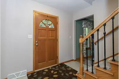 N75W28050  Schmidt Ln, Merton, WI 53029 - Photo 4
