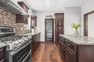 N88W18648 Duke Ct, Menomonee Falls, WI 53051 - Photo 18