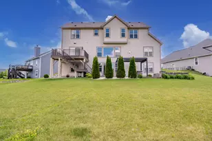 N88W18648 Duke Ct, Menomonee Falls, WI 53051 - Photo 56