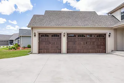 N88W18648  Duke Ct, Menomonee Falls, WI 53051 - Photo 4