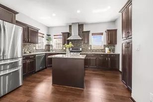 N88W18648 Duke Ct, Menomonee Falls, WI 53051 - Photo 16