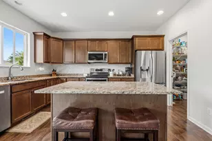 1298 Juniper Ln, Oconomowoc, WI 53066 - Photo 8