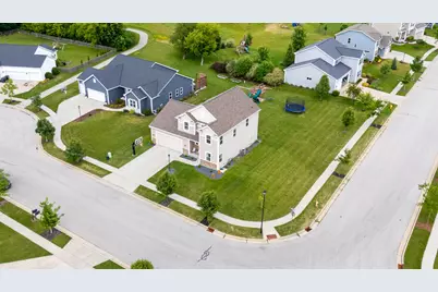 1298  Juniper Ln, Oconomowoc, WI 53066 - Photo 38