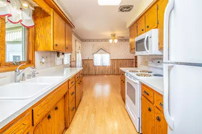 1413  Randolph St, Watertown, WI 53094 - Photo 36