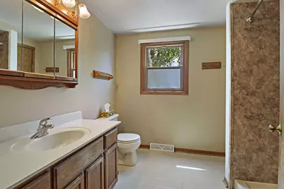 5609  Riviera Dr, Racine, WI 53406 - Photo 14