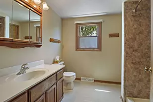 5609 Riviera Dr, Racine, WI 53406 - Photo 14