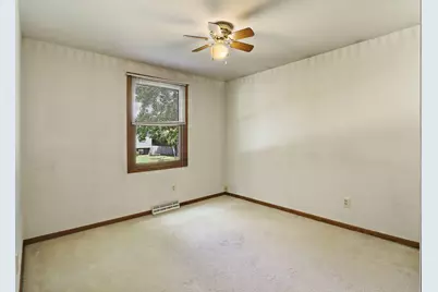 5609  Riviera Dr, Racine, WI 53406 - Photo 10