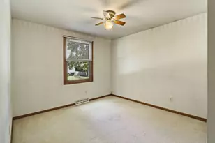 5609 Riviera Dr, Racine, WI 53406 - Photo 10