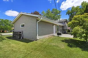 5609 Riviera Dr, Racine, WI 53406 - Photo 26