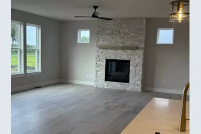 N63W35828  Frederick Dr, Oconomowoc, WI 53066 - Photo 8