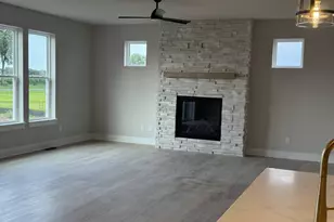 N63W35828 Frederick Dr, Oconomowoc, WI 53066 - Photo 8