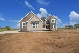 N63W35828 Frederick Dr, Oconomowoc, WI 53066 - Photo 6