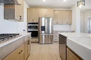 N63W35828 Frederick Dr, Oconomowoc, WI 53066 - Photo 18
