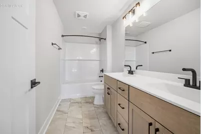 N63W35828  Frederick Dr, Oconomowoc, WI 53066 - Photo 40