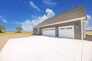 N63W35828 Frederick Dr, Oconomowoc, WI 53066 - Photo 8