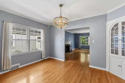 215 W Saveland Ave, Milwaukee, WI 53207 - Photo 8