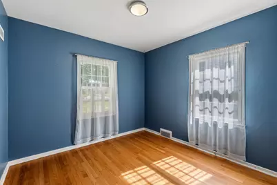 215 W Saveland Ave, Milwaukee, WI 53207 - Photo 22