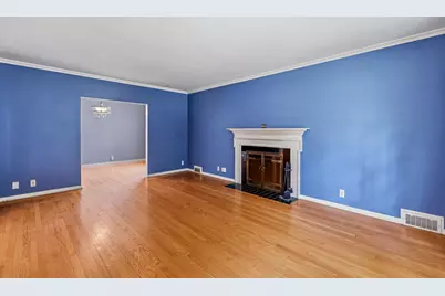 215 W Saveland Ave, Milwaukee, WI 53207 - Photo 6
