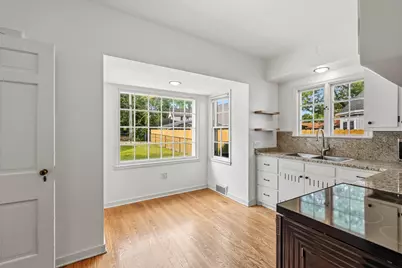 215 W Saveland Ave, Milwaukee, WI 53207 - Photo 12