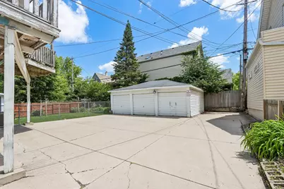 1660 N Marshall St #1, Milwaukee, WI 53202 - Photo 2