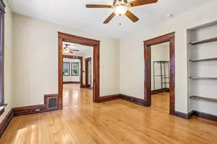 1660 N Marshall St, Milwaukee, WI 53202 - Photo 10