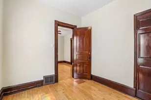 1660 N Marshall St, Milwaukee, WI 53202 - Photo 32