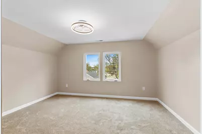 1637  Maple St, South Milwaukee, WI 53172 - Photo 8