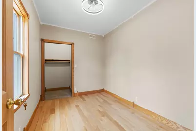 1637  Maple St, South Milwaukee, WI 53172 - Photo 10