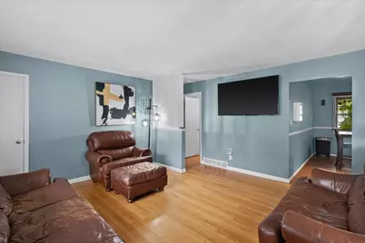 2728 N Carlton Pl #2730, Milwaukee, WI 53210 - Photo 2