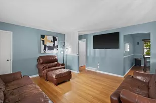 2728 N Carlton Pl, Milwaukee, WI 53210 - Photo 2