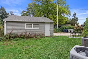 2728 N Carlton Pl, Milwaukee, WI 53210 - Photo 30