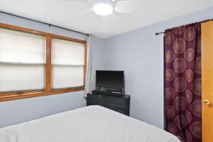2728 N Carlton Pl, Milwaukee, WI 53210 - Photo 14
