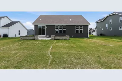 N161W21868  Daisy Dr, Jackson, WI 53037 - Photo 6