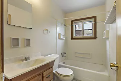6823 W Wedgewood Dr, Milwaukee, WI 53220 - Photo 14