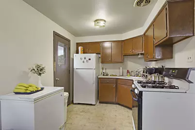 6823 W Wedgewood Dr, Milwaukee, WI 53220 - Photo 30