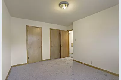 6823 W Wedgewood Dr, Milwaukee, WI 53220 - Photo 18