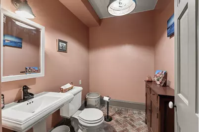 520 W Wisconsin Ave, Oconomowoc, WI 53066 - Photo 20
