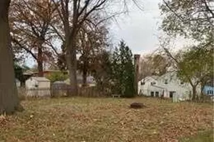 5588 Azalea Ct, Greendale, WI 53129 - Photo 18