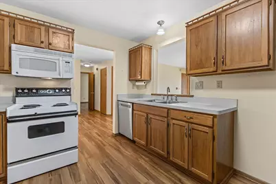 6755  Mariner Dr #7, Racine, WI 53406 - Photo 2