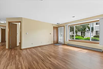 6755  Mariner Dr #7, Racine, WI 53406 - Photo 6