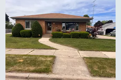 2112  26th St, Kenosha, WI 53140 - Photo 1