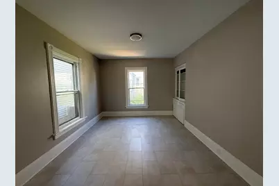 1537 E Irving Pl, Milwaukee, WI 53202 - Photo 6