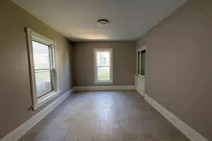 1537 E Irving Pl, Milwaukee, WI 53202 - Photo 6