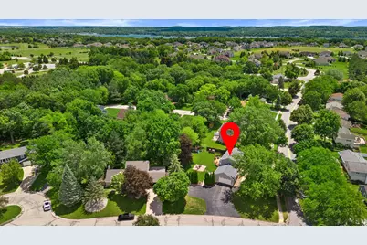 1028 S Imperial Dr, Hartland, WI 53029 - Photo 48