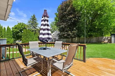1028 S Imperial Dr, Hartland, WI 53029 - Photo 40
