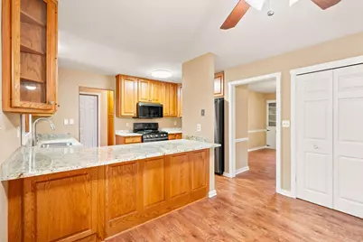 3971 S 118th St, Greenfield, WI 53228 - Photo 6