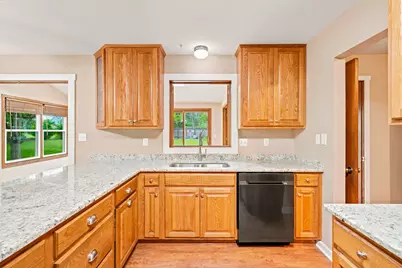 3971 S 118th St, Greenfield, WI 53228 - Photo 8