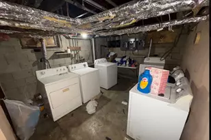 6221 W Thurston Ct, Milwaukee, WI 53218 - Photo 30