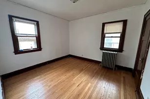 6221 W Thurston Ct, Milwaukee, WI 53218 - Photo 10